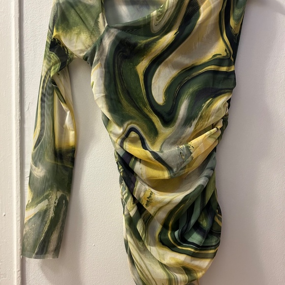 Green printed tulle one shoulder top Zara - Picture 2 of 5